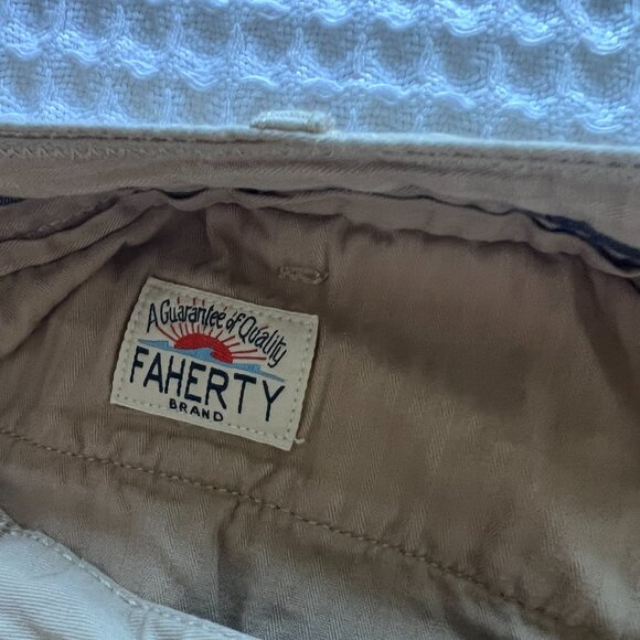 Faherty Men's Khaki Shorts - Picture 4 of 7